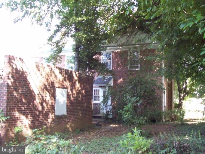 4631 Rokeby Road Baltimore, MD 21229 - Photo 5 of 7 Exterior (Rear)