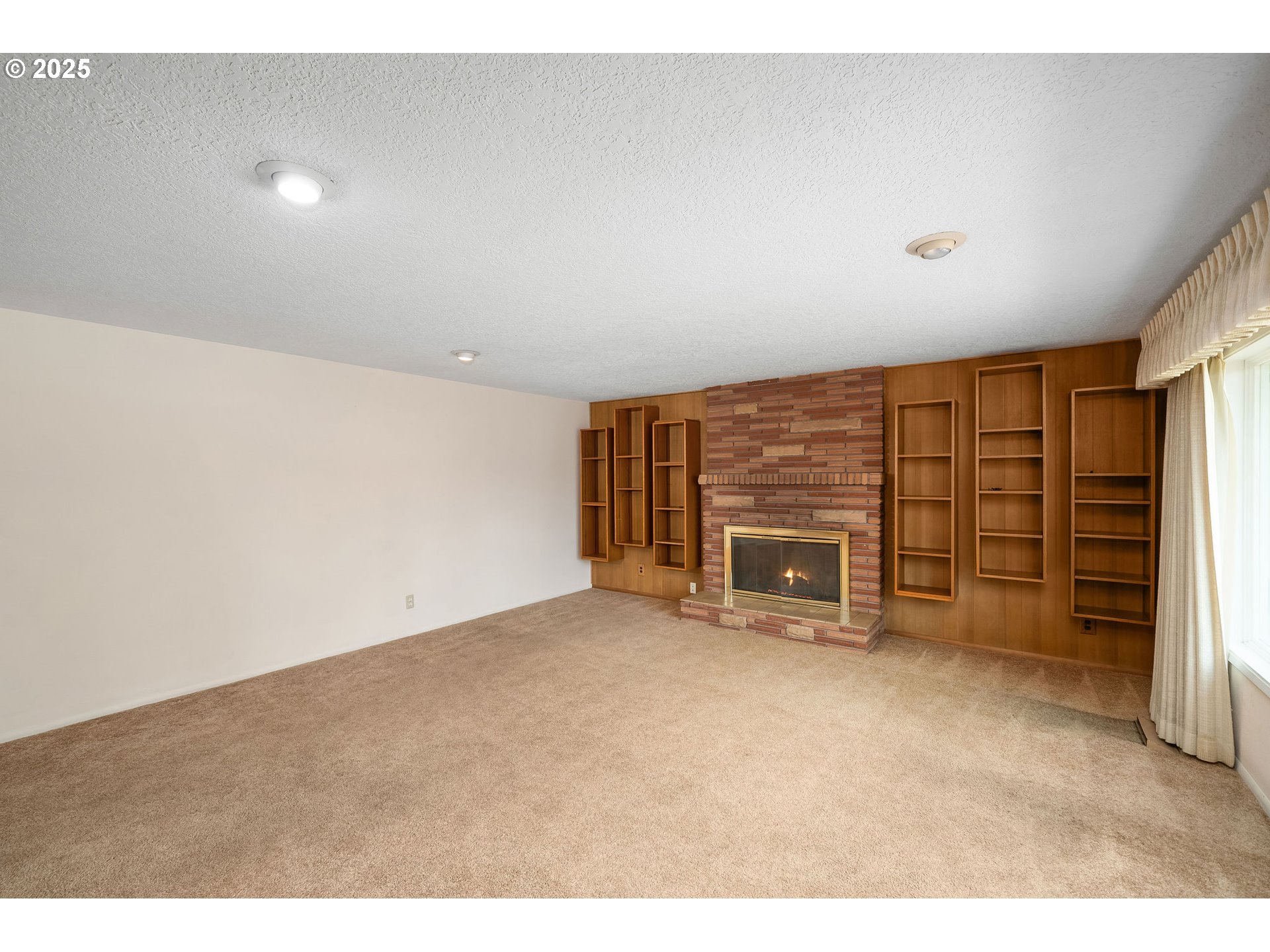 1160 Northeast Arrington Road Hillsboro, OR 97124 - Photo 6 of 34 Gallery Image 6