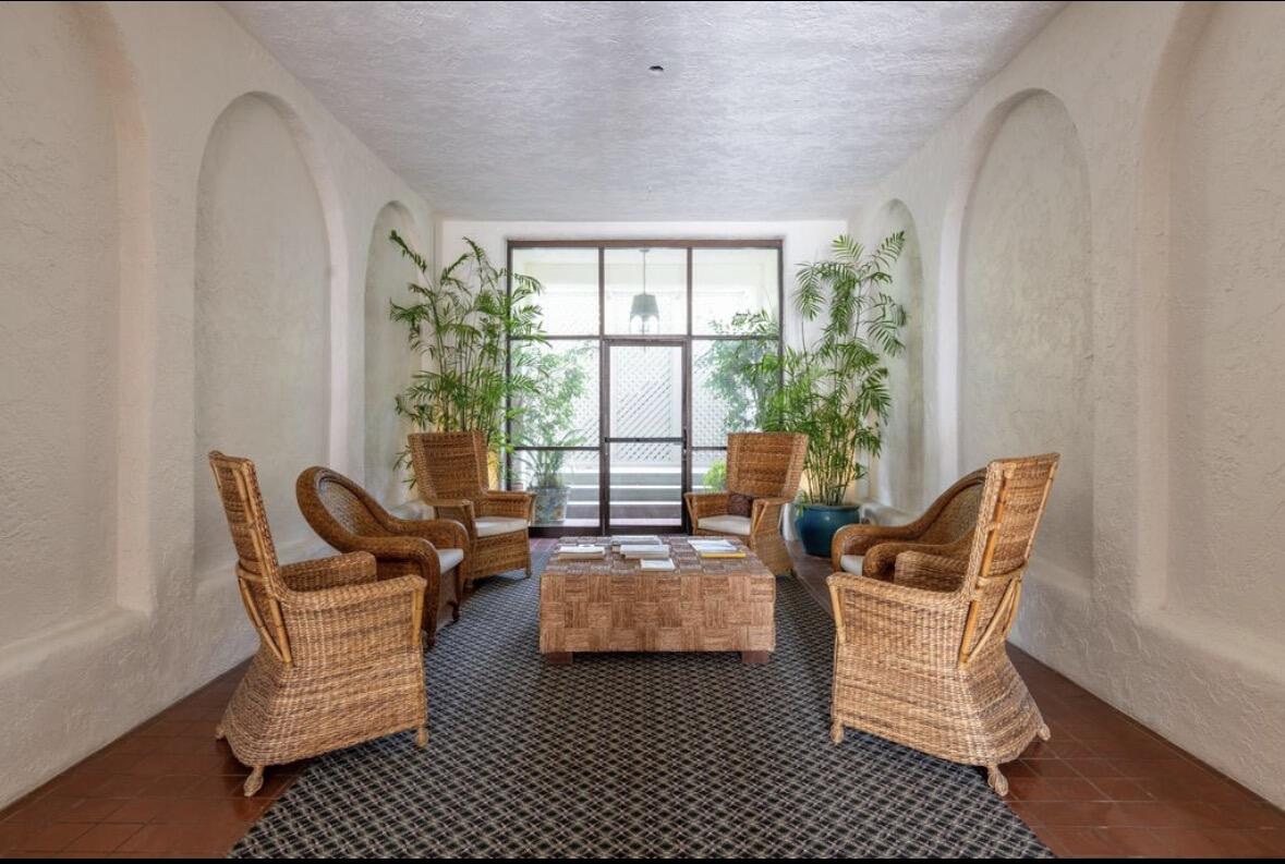 1220 Coast Village Road, Unit 304 Santa Barbara, CA 93108 - Photo 14 of 17 sitting room
