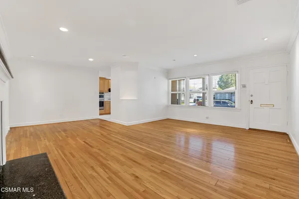 $4,975 | 6045 Sunnyslope Avenue, Van Nuys, CA 91401