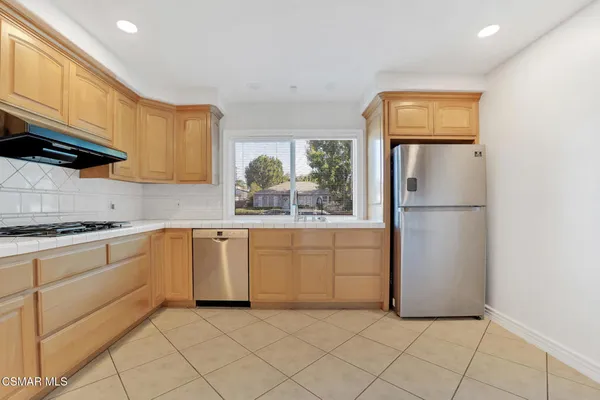 $4,975 | 6045 Sunnyslope Avenue, Van Nuys, CA 91401