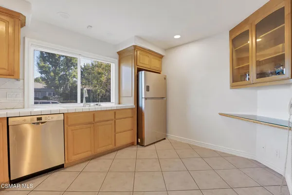 $4,975 | 6045 Sunnyslope Avenue, Van Nuys, CA 91401