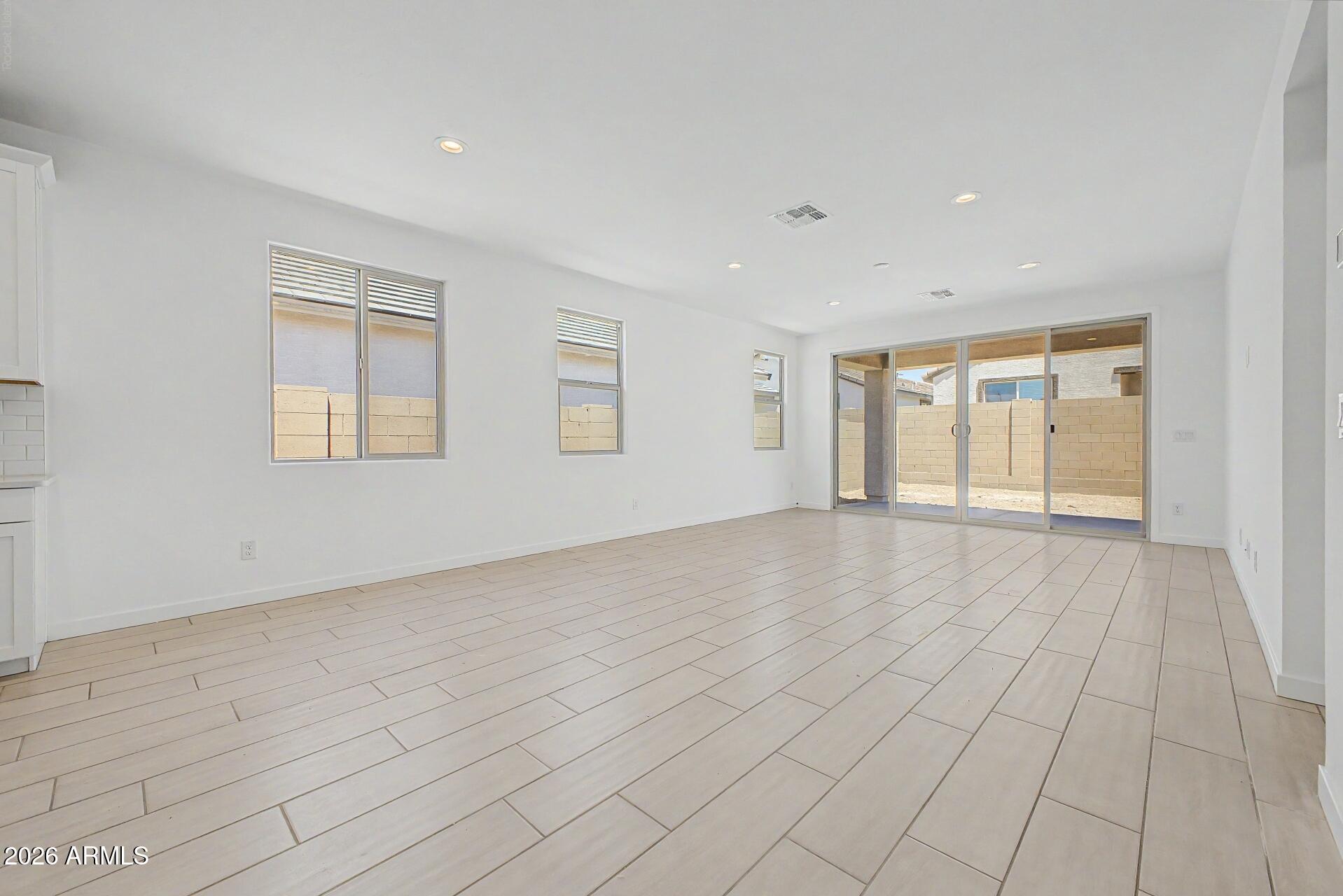 8046 West Granada Road Phoenix, AZ 85035 - Photo 4 of 38