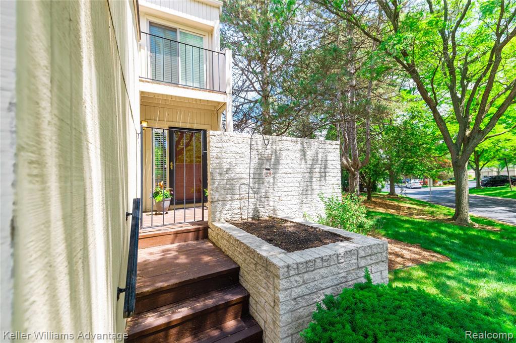 39478 Country Lane Novi, MI 48375 - Photo 3 of 38