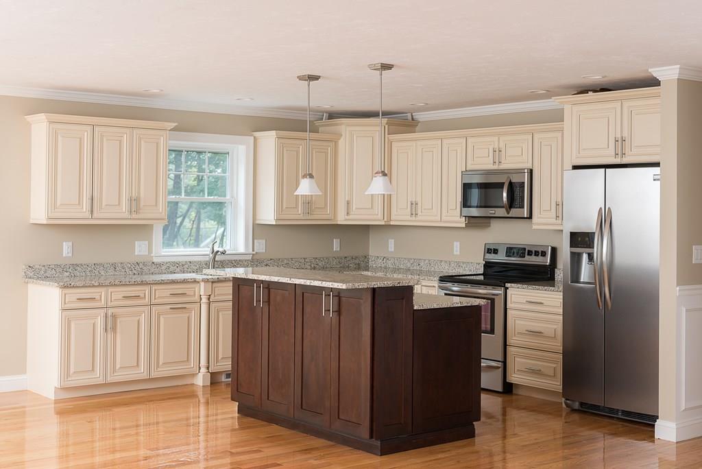 232 Brook Circle Hanover, MA 02339 - Photo 5 of 21 Gallery Image 5