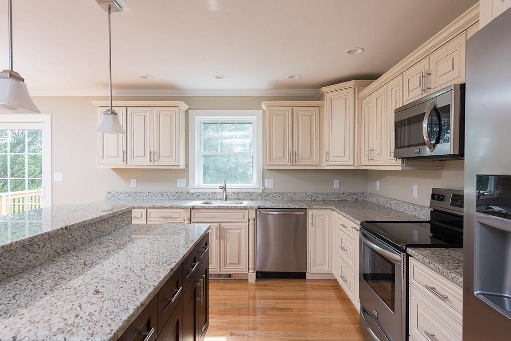 232 Brook Circle Hanover, MA 02339 - Photo 8 of 21 Gallery Image 8