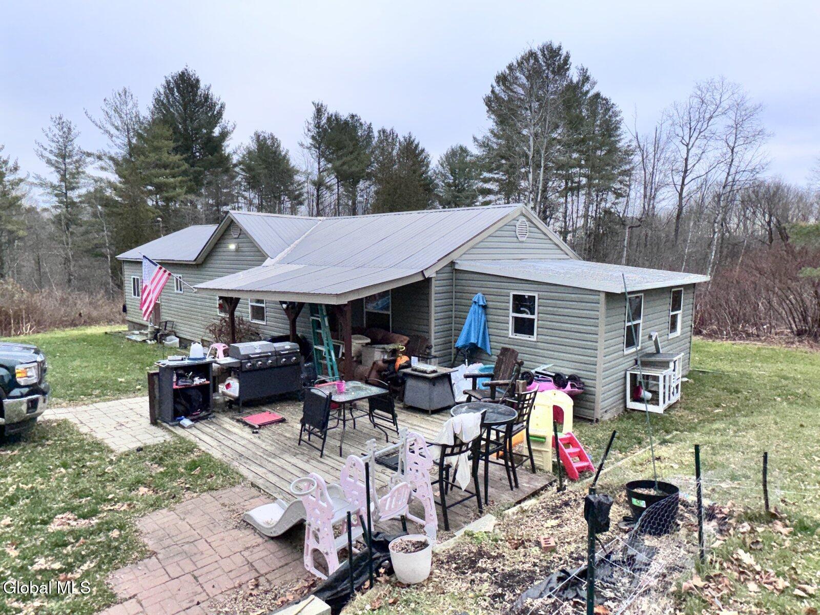 1427 North Road Glenville, NY 12010 - Photo 2 of 26 2