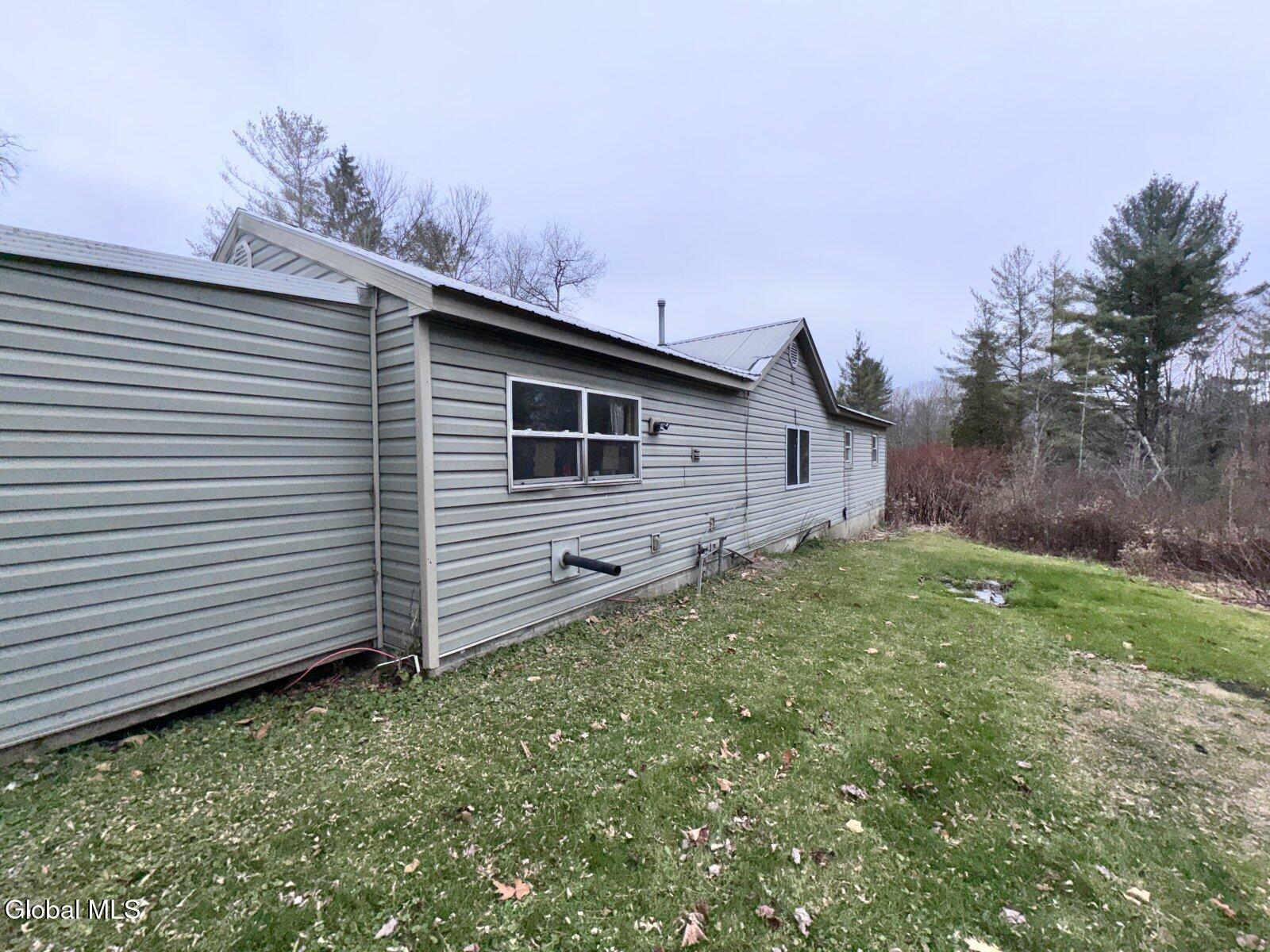 1427 North Road Glenville, NY 12010 - Photo 3 of 26 3