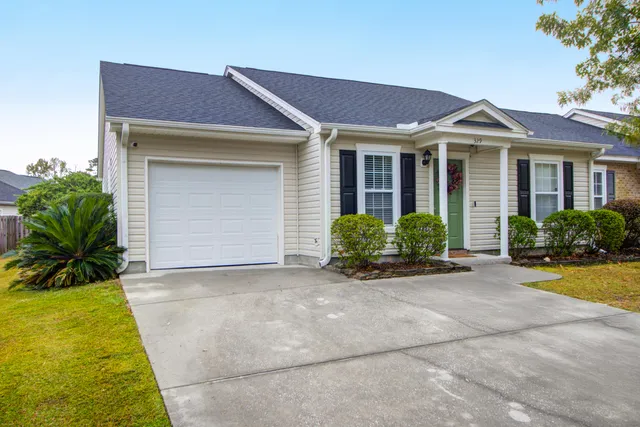 $284,900 | 329 Reagan Drive, Summerville, SC 29486
