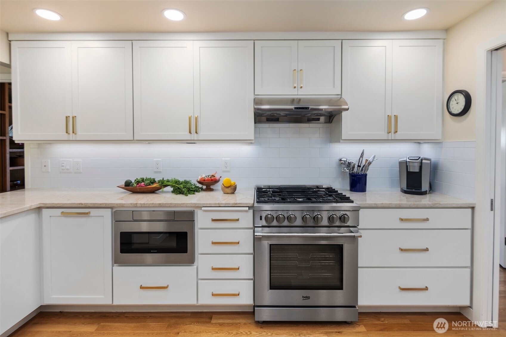 4662 95th Avenue Northeast Yarrow Point, WA 98004 - Photo 13 of 35