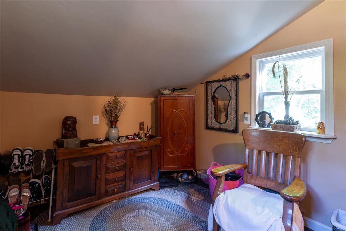 527 Buzzell Hill Road Hope, ME 04847 - Photo 11 of 64 mud room