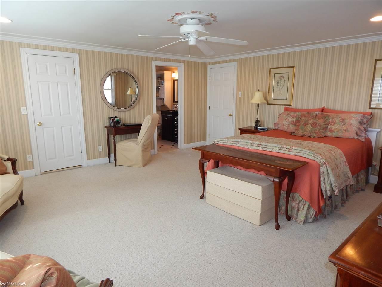 1505 Hampton Road Grosse Pointe Woods, MI 48236 - Photo 15 of 35