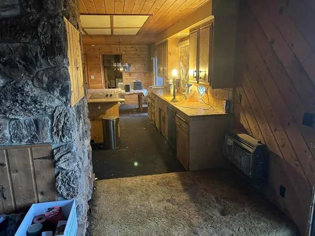 a picture of water heater room