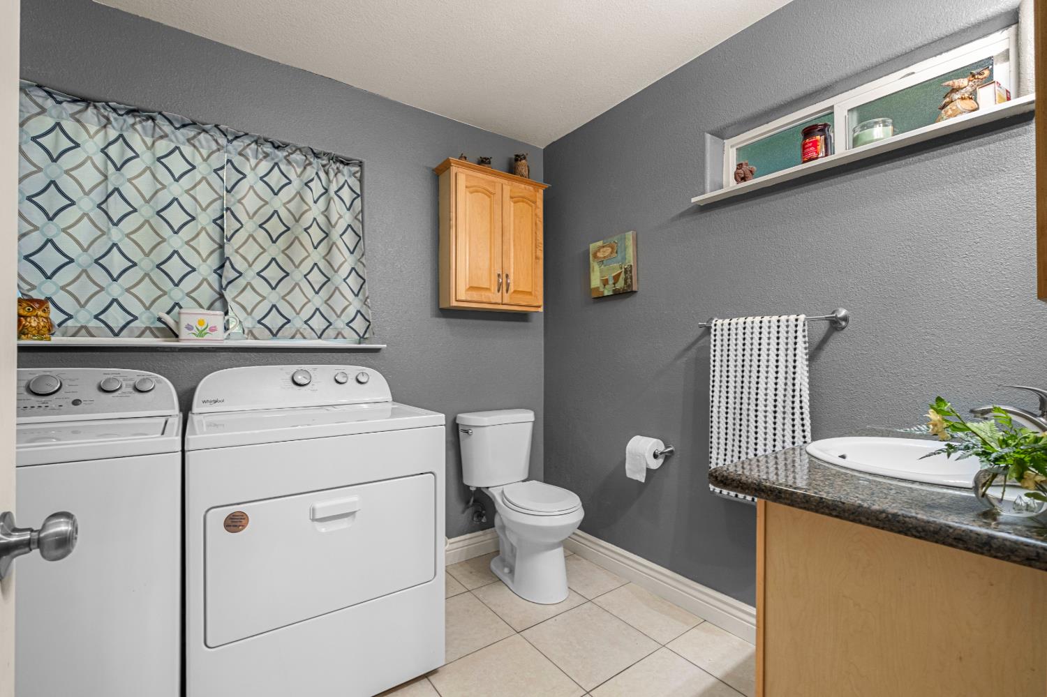 2296 Forebay Road Pollock Pines, CA 95726 - Photo 28 of 62 Laundry - 1/2 bath downstair for guests.