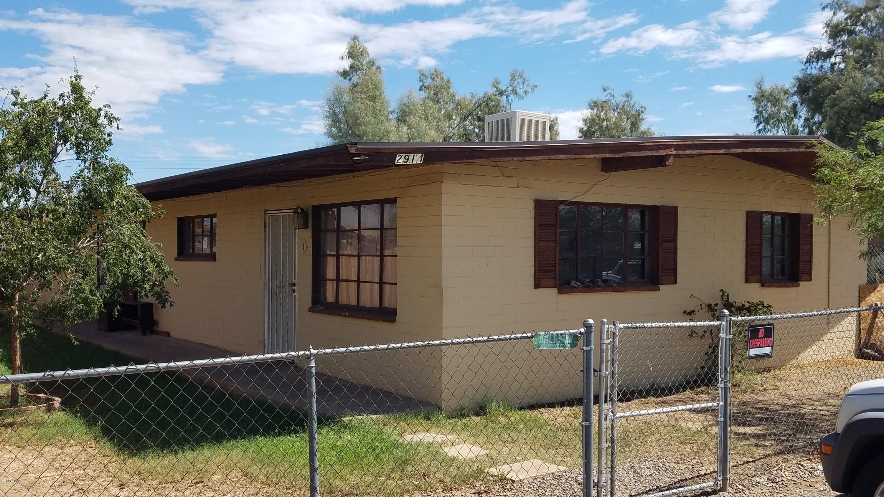 2914 West Almeria Road Phoenix, AZ 85009 - Photo 2 of 15 20170812_102526