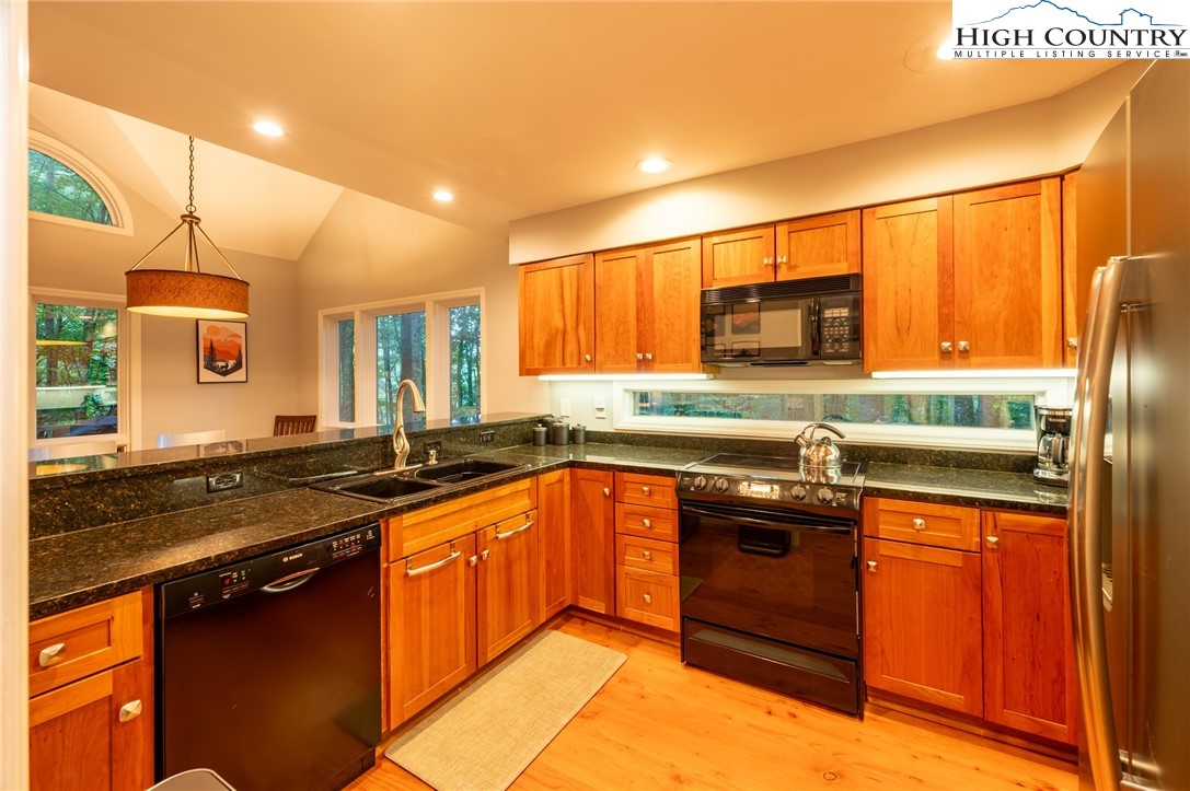 563 Oakley Green, Unit 563 Boone, NC 28607 - Photo 11 of 45