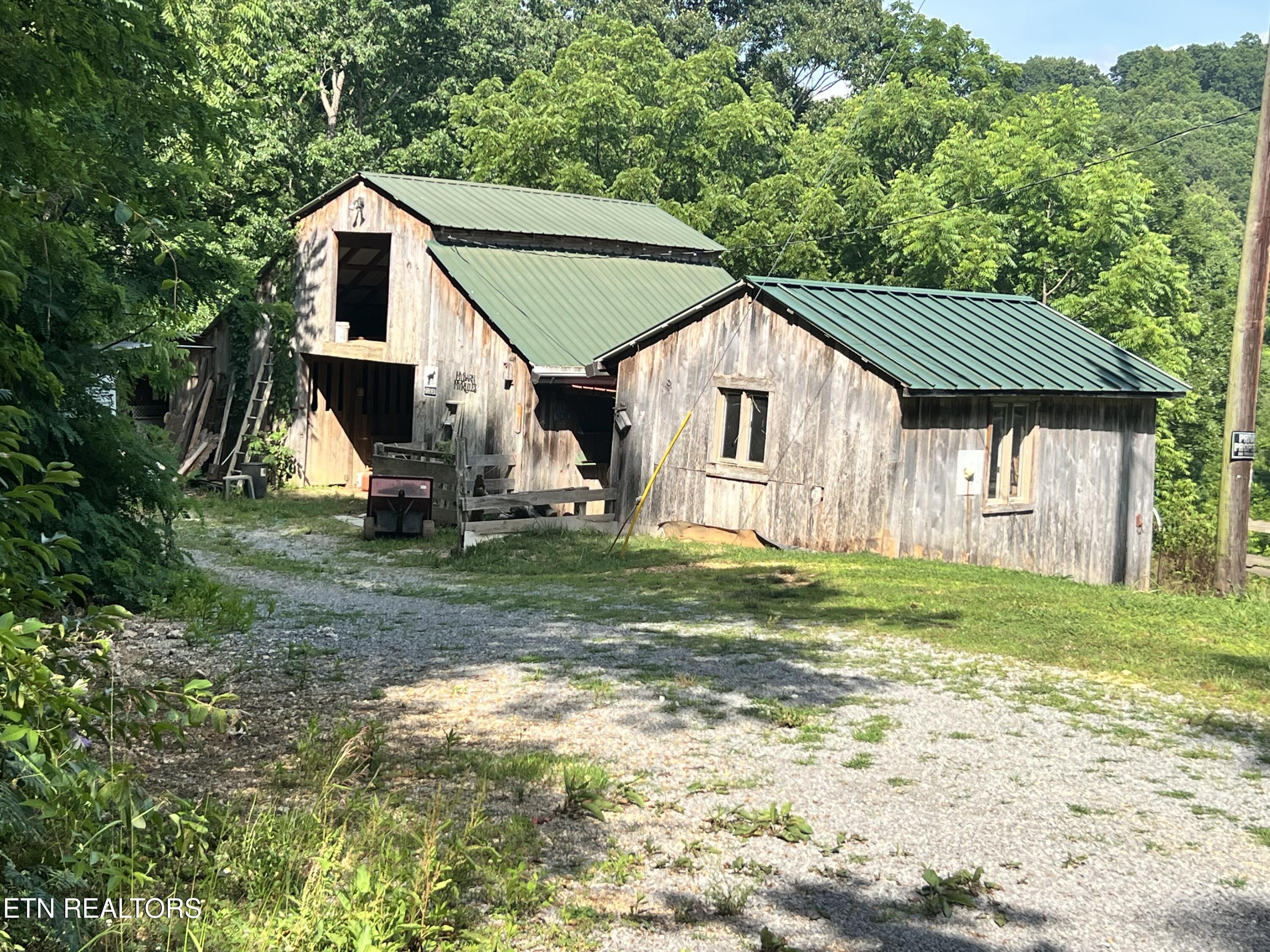 1455 Davis Chapel Road La Follette, TN 37766 - Photo 11 of 28 IMG_2047