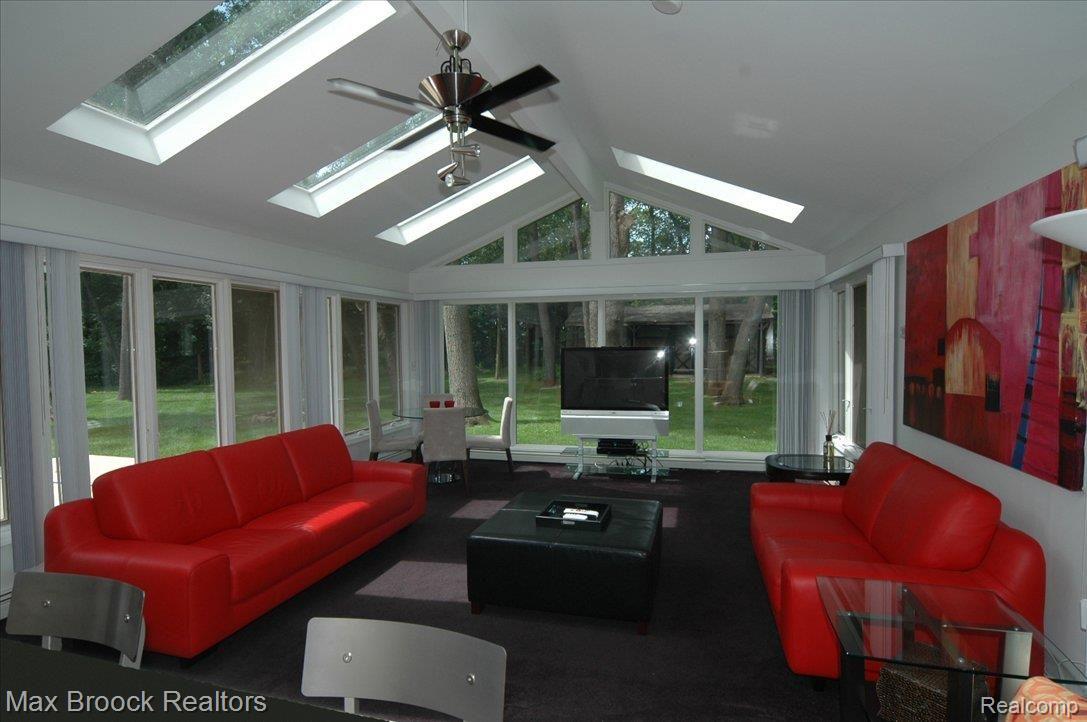 31075 Briarcliff Road Franklin, MI 48025 - Photo 3 of 25 130