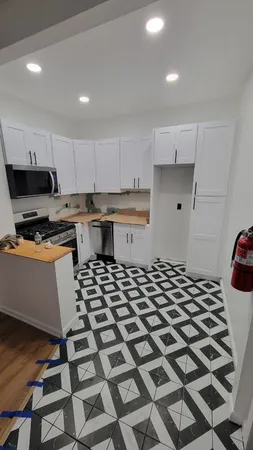 $2,350 | 15 George Street, Unit 2, Bayonne, NJ 07002
