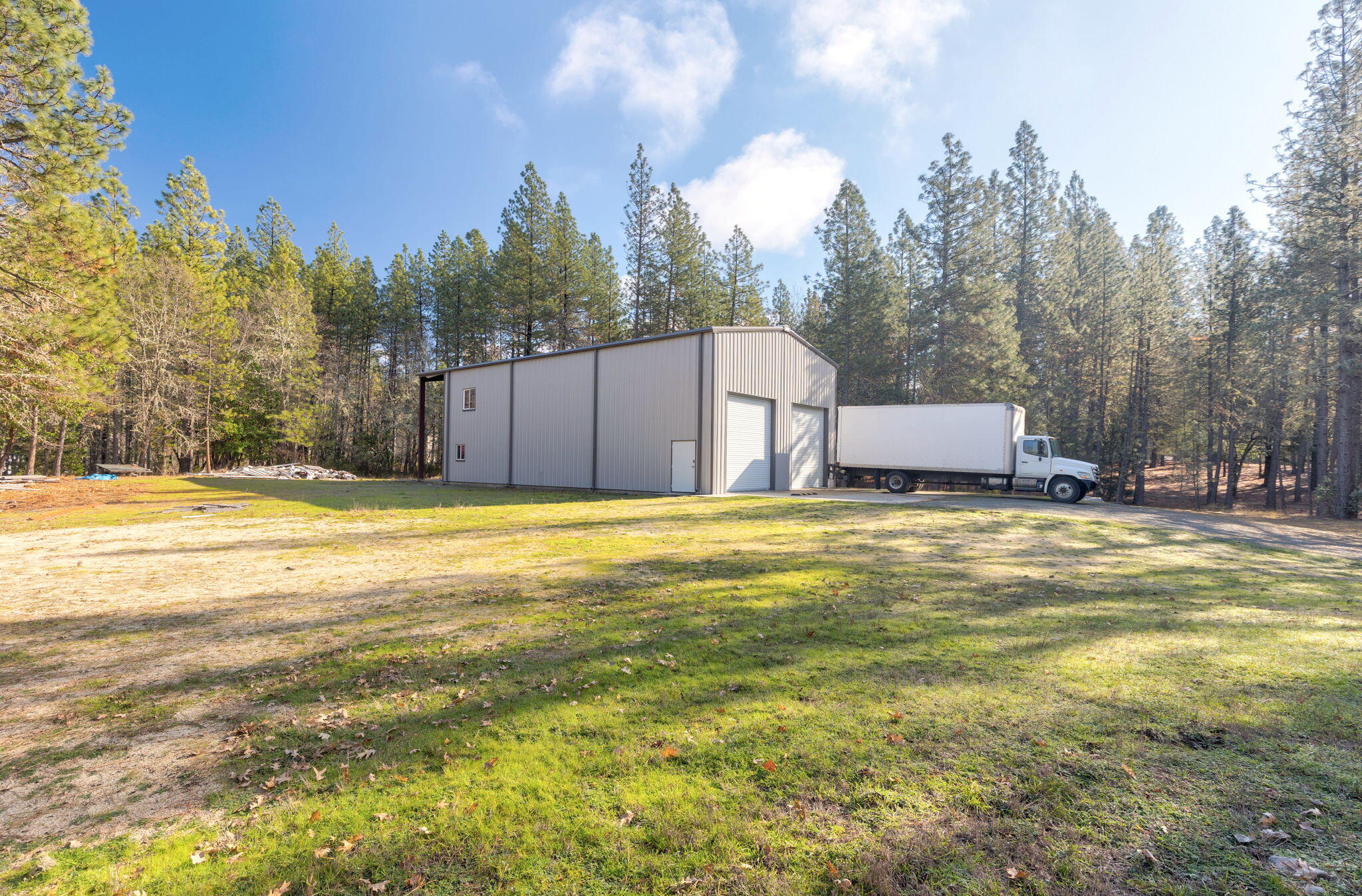 5001 Azalea Drive Grants Pass, OR 97526 - Photo 1 of 41 Shop