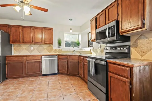 $289,999 | 4002 Bond Street, Rowlett, TX 75088