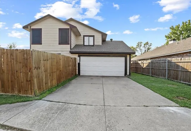 $289,999 | 4002 Bond Street, Rowlett, TX 75088