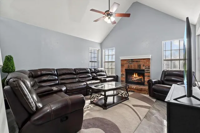 $289,999 | 4002 Bond Street, Rowlett, TX 75088