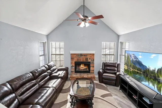 $289,999 | 4002 Bond Street, Rowlett, TX 75088