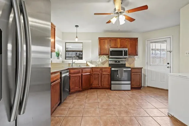 $289,999 | 4002 Bond Street, Rowlett, TX 75088