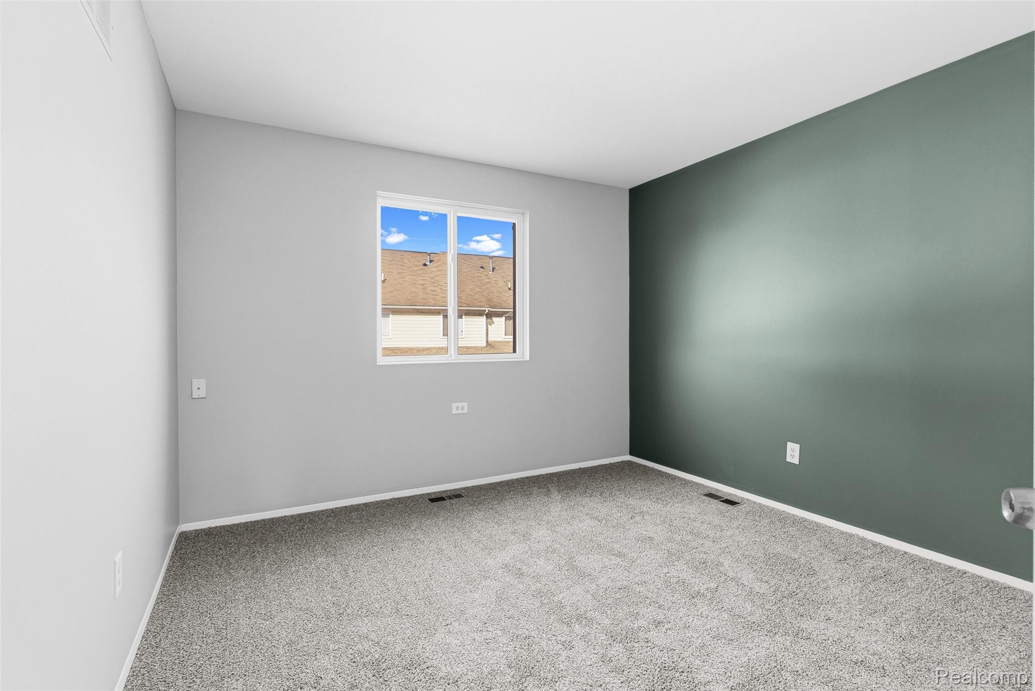 253 Stonegate West Pontiac, MI 48341 - Photo 21 of 40