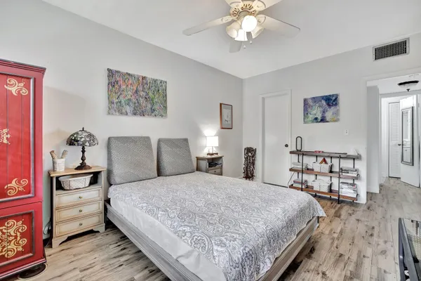 $250,000 | 1450 North Riverside Drive, Unit 102, Pompano Beach, FL 33062