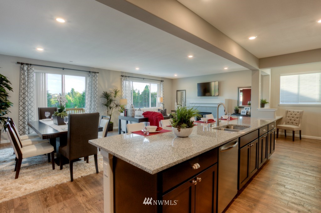 15917 Meridian Avenue South Bothell, WA 98012 - Photo 12 of 25