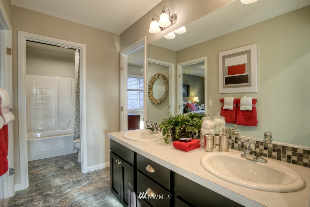 15917 Meridian Avenue South Bothell, WA 98012 - Photo 19 of 25