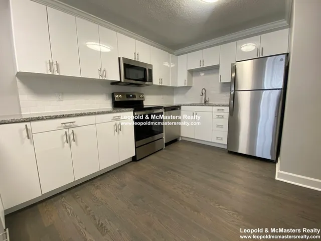 $3,750 | 519 Washington Street, Unit 2, Brookline, MA 02446