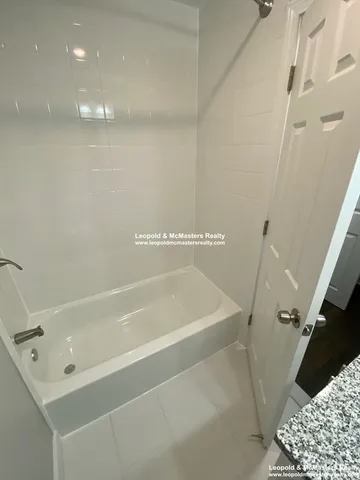 $3,750 | 519 Washington Street, Unit 2, Brookline, MA 02446