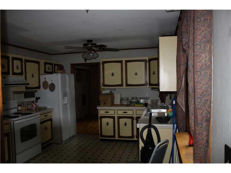 40 Pleasant Street Patten, ME 04765 - Photo 6 of 24 Kitchen.