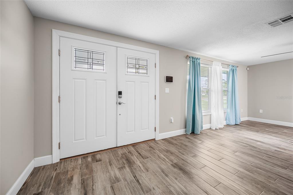 1132 Piedmont Road Venice, FL 34293 - Photo 3 of 52