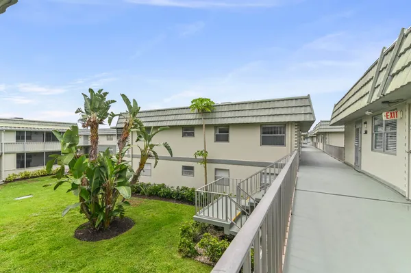 $1,650 | 520 Monaco Way, Delray Beach, FL 33446