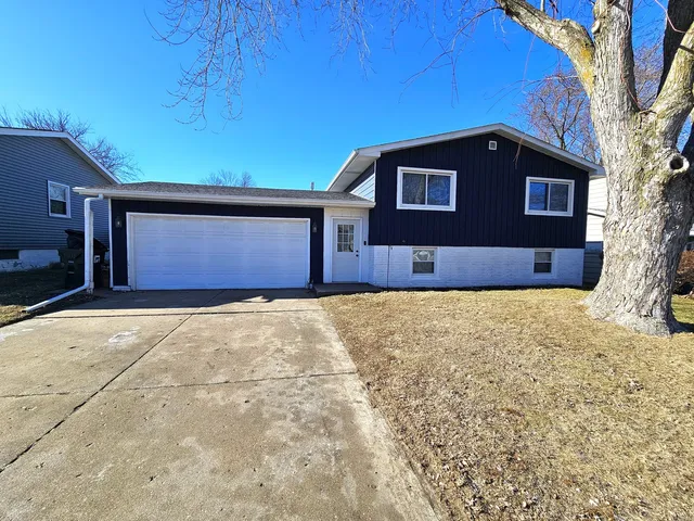 $242,500 | 1322 Calvin Street, Davenport, IA 52804