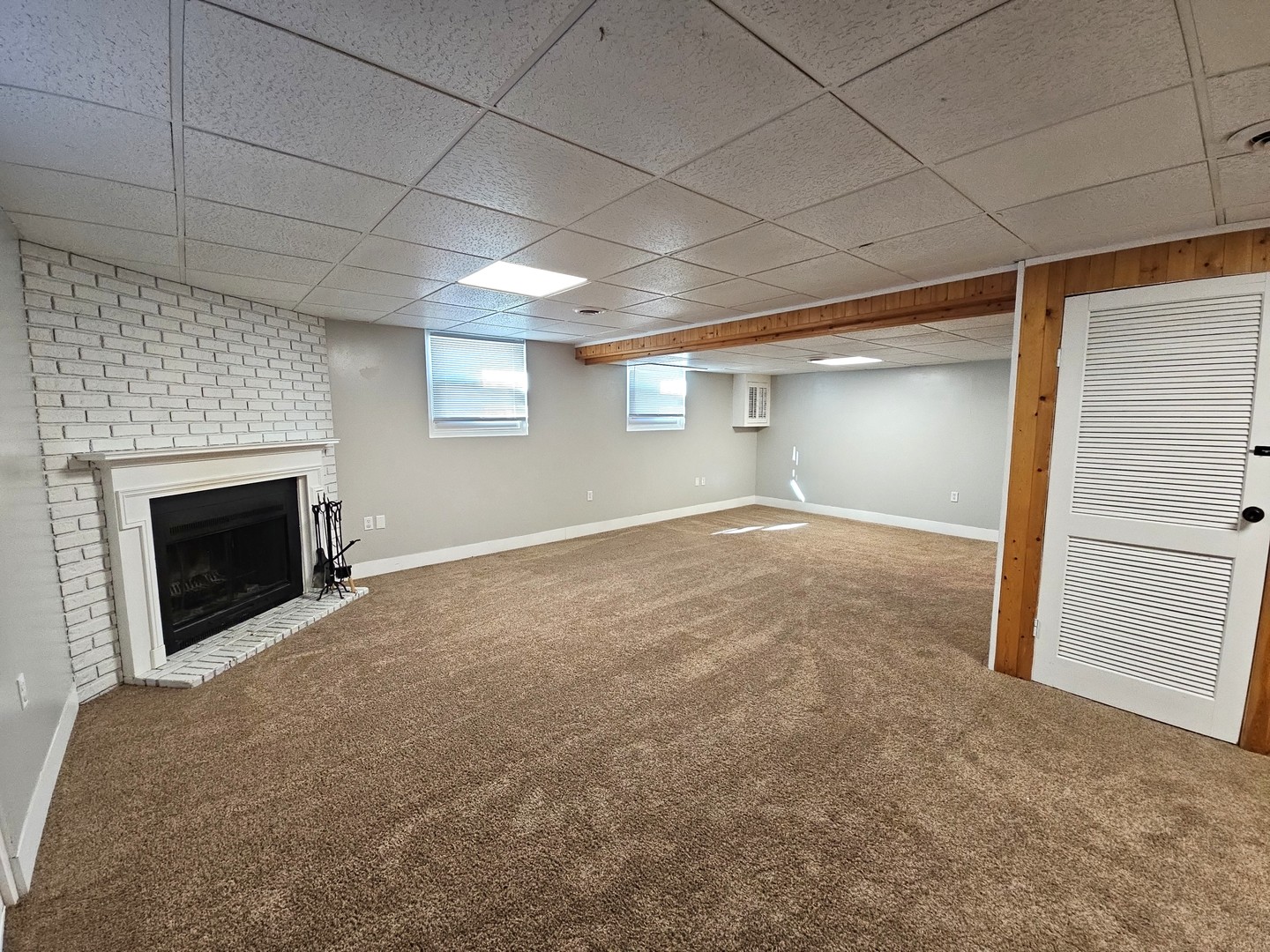1322 Calvin Street Davenport, IA 52804 - Photo 15 of 25 a view of empty room with a fireplace