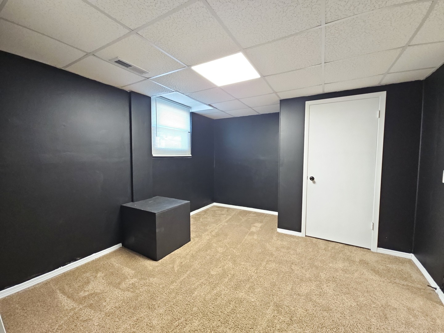 1322 Calvin Street Davenport, IA 52804 - Photo 18 of 25 a view of an empty room