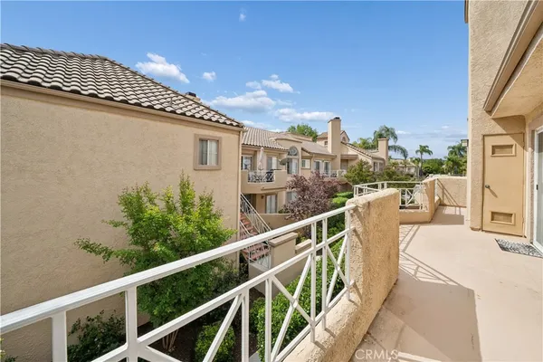 $515,000 | 23715 Del Monte Dr., Unit 216, Valencia, CA 91355