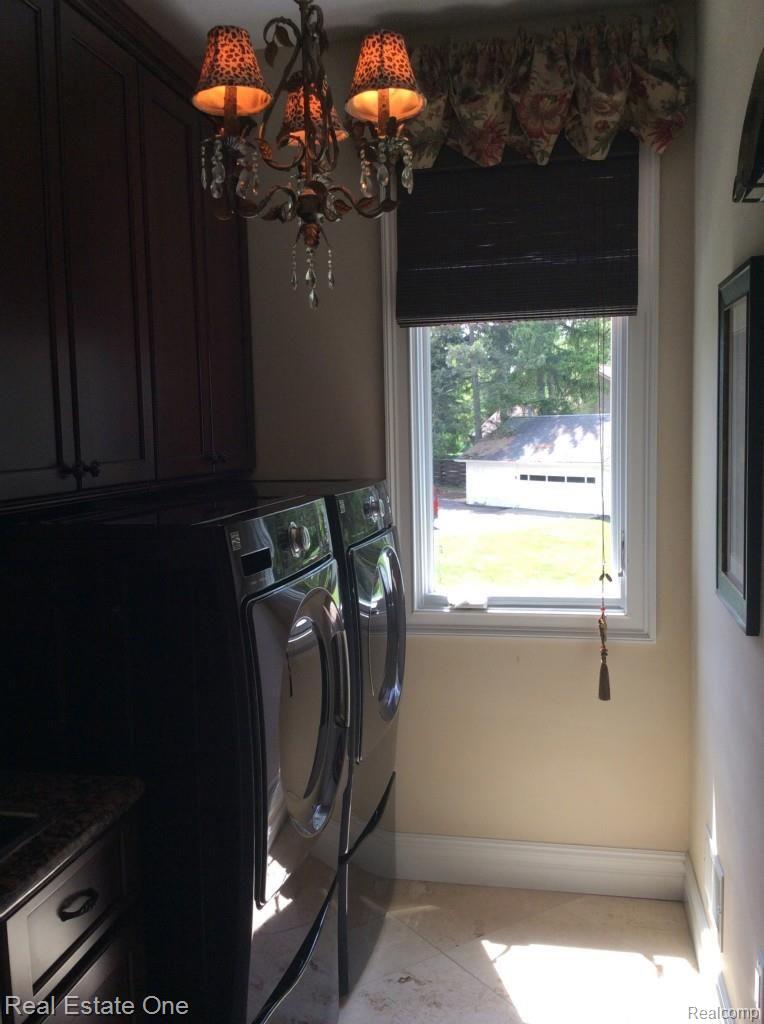 3464 Hunter Road Brighton, MI 48114 - Photo 15 of 24 IMG_0153.jpg