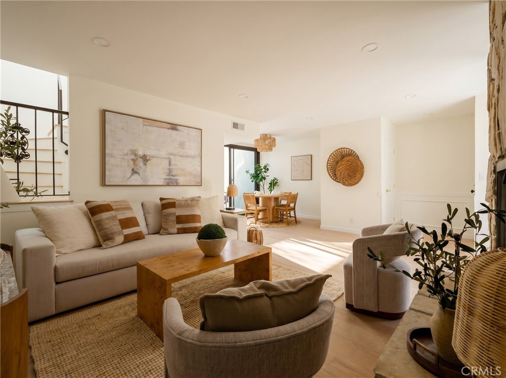 8125 Redlands Street, Unit 109 Playa del Rey, CA 90293 - Photo 2 of 42