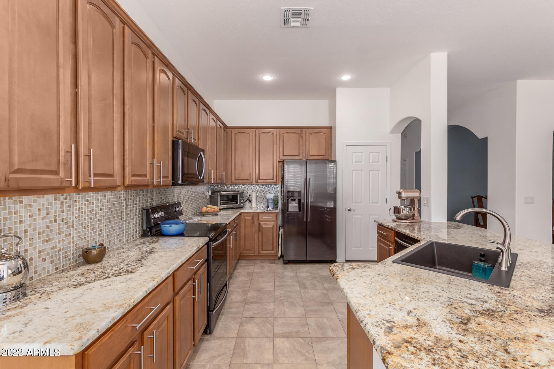 4317 West Summerside Road Laveen, AZ 85339 - Photo 16 of 41 Kitchen