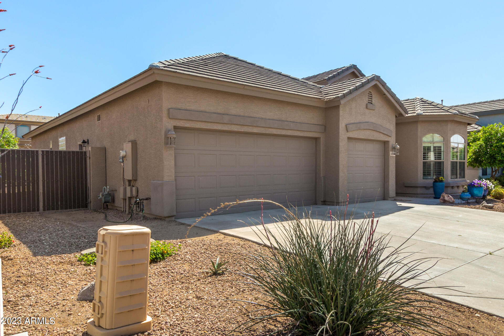 4317 W Summerside
