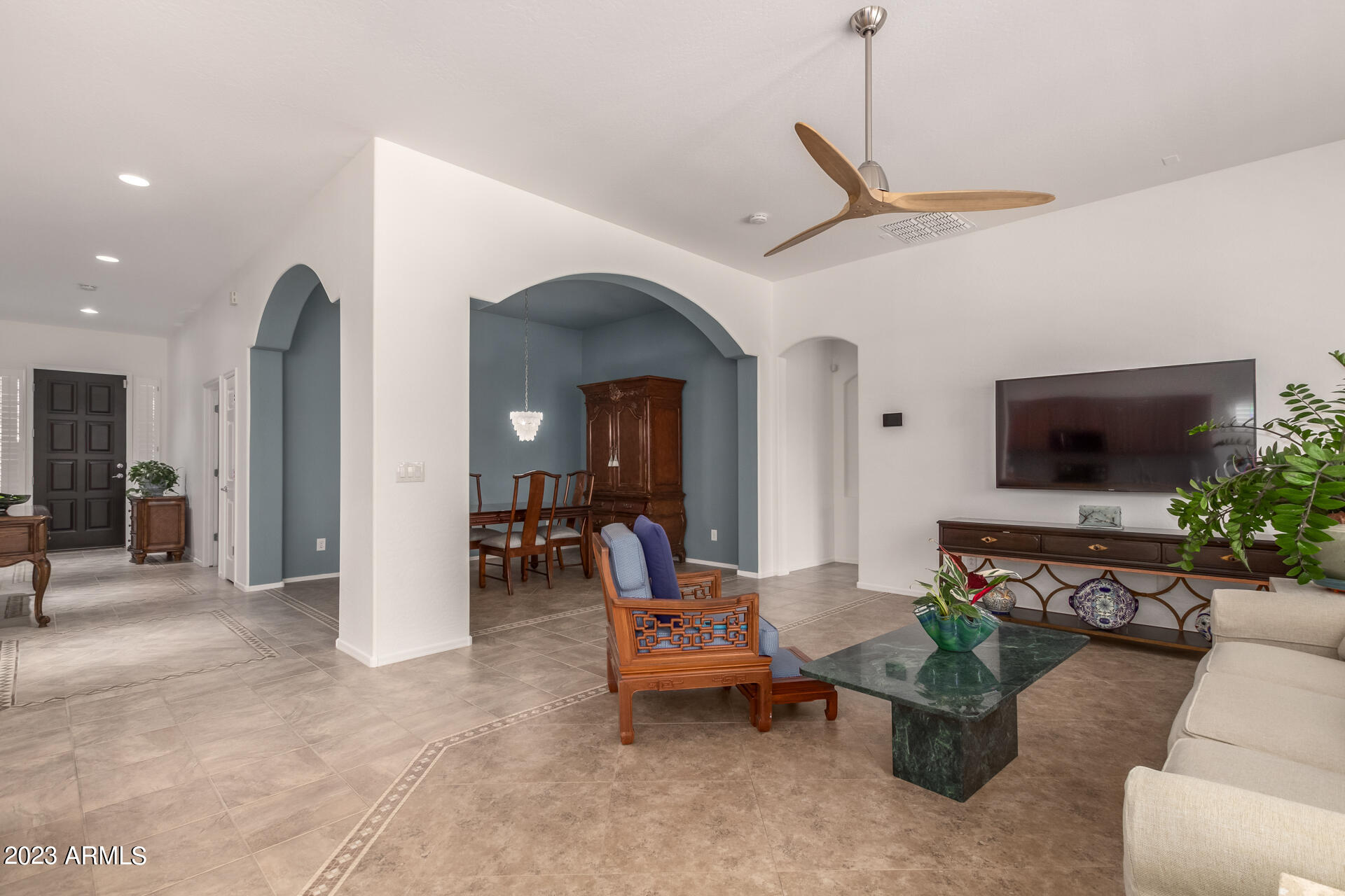 4317 West Summerside Road Laveen, AZ 85339 - Photo 9 of 41 Living Room