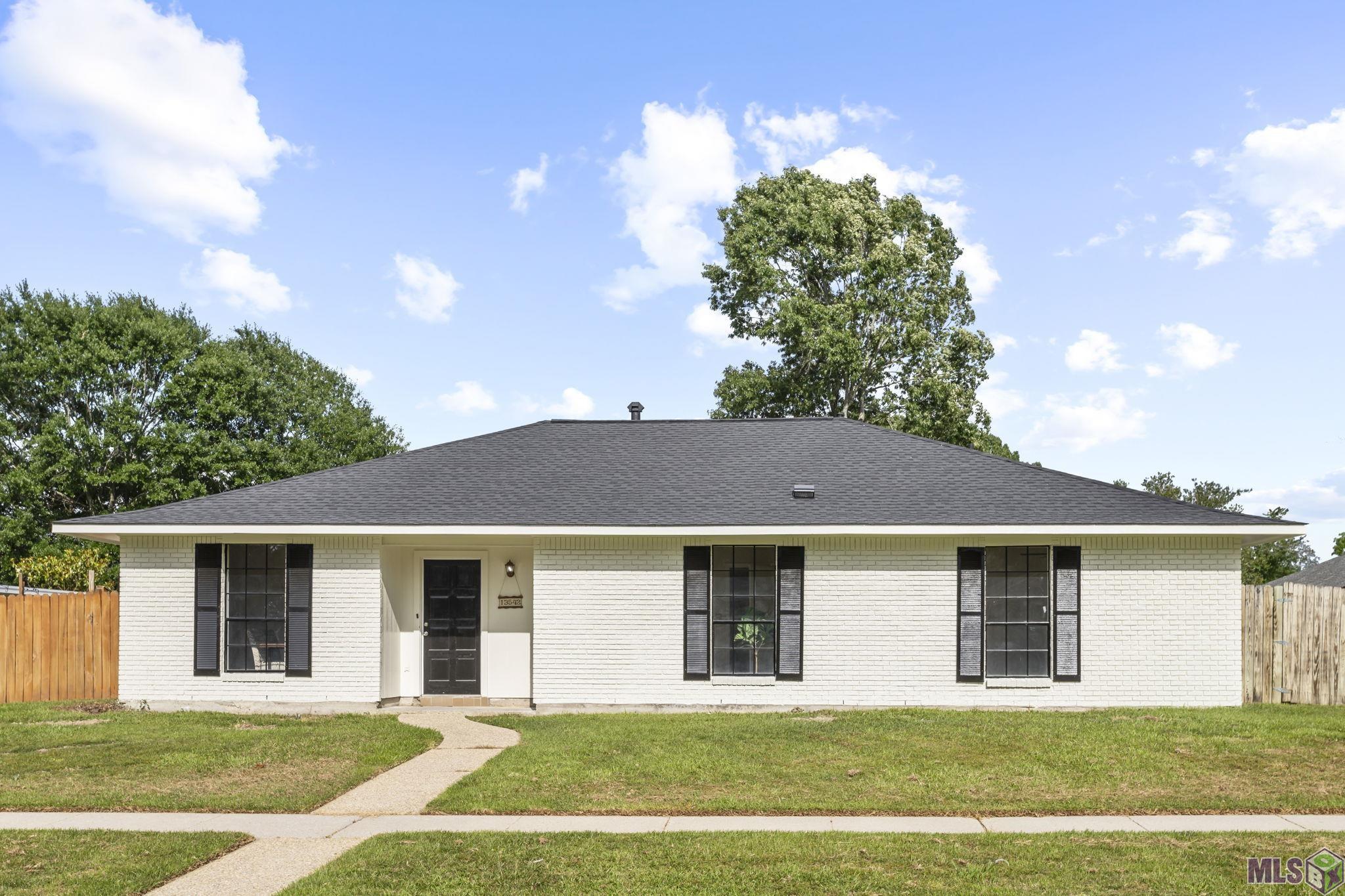 13542 Ridgeview Drive Baton Rouge, LA 70817 - Photo 1 of 18 Front Elevation
