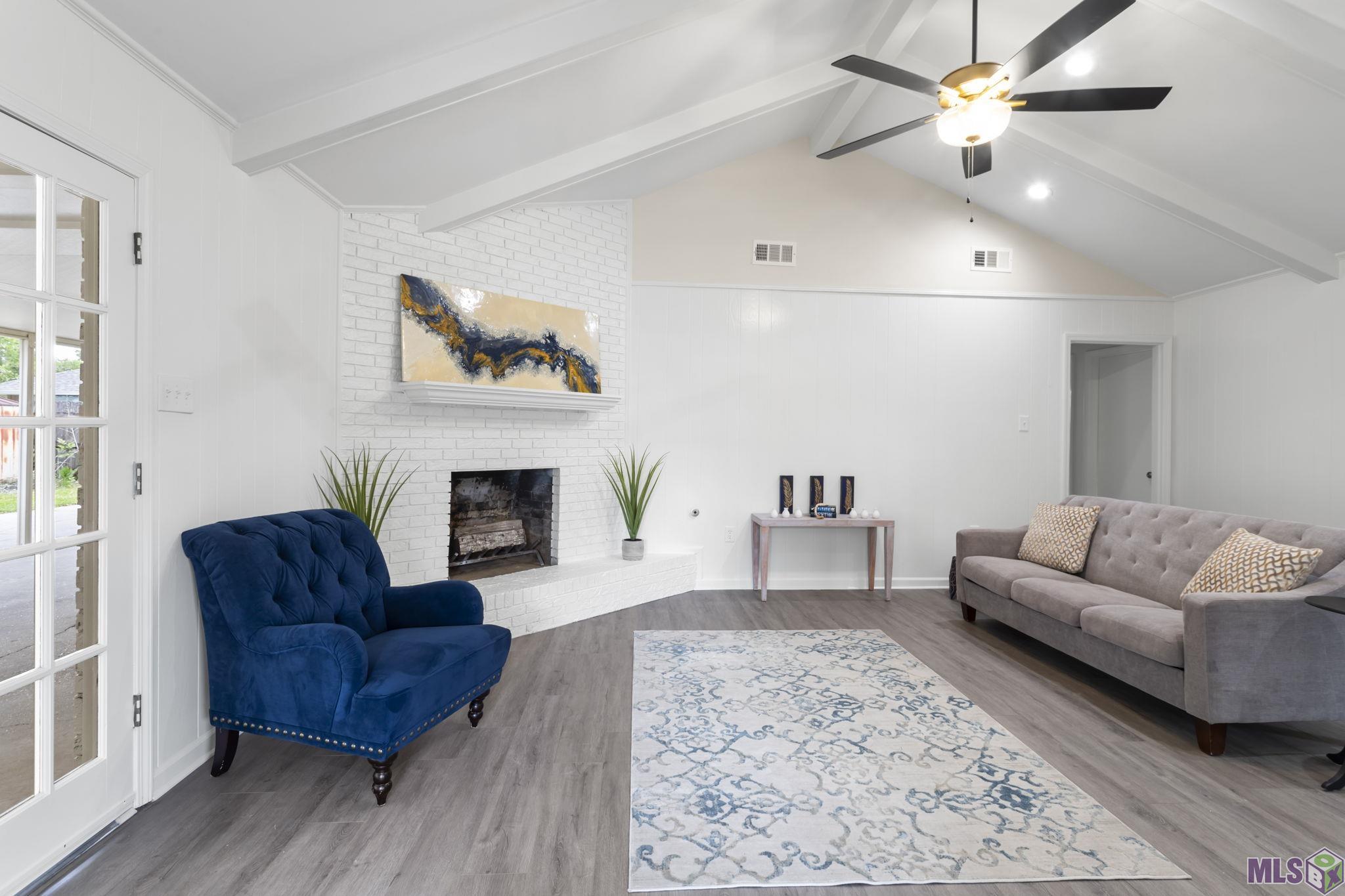 13542 Ridgeview Drive Baton Rouge, LA 70817 - Photo 2 of 18 Living Room