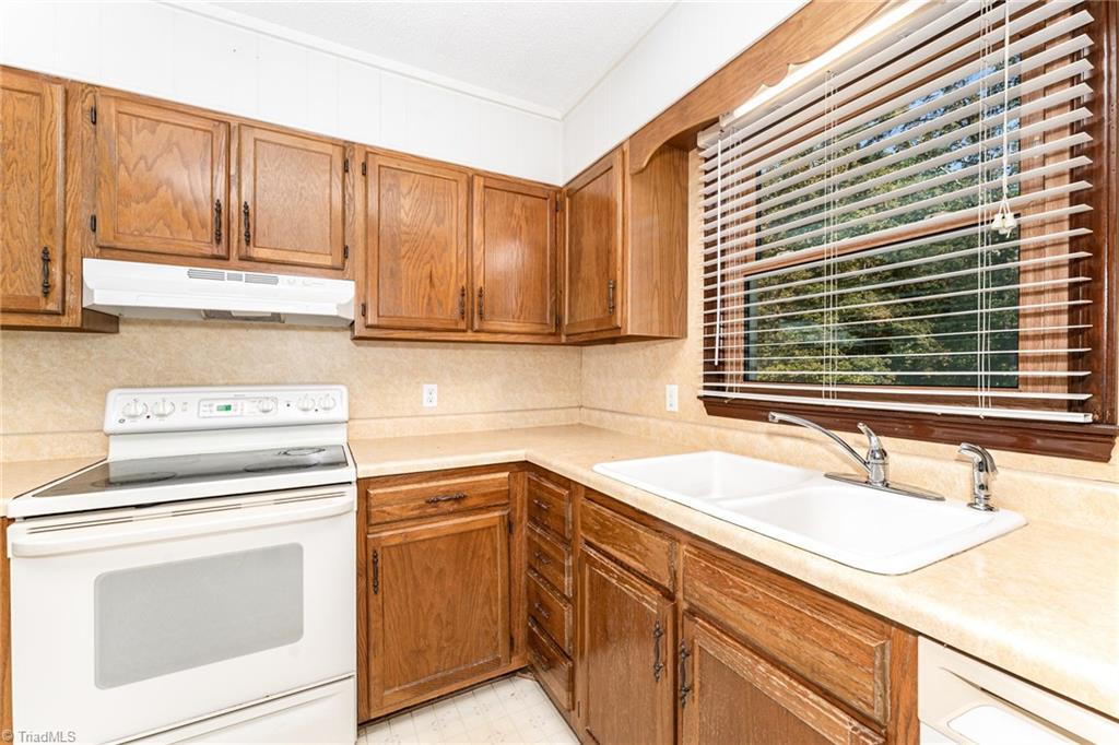 4442 Finch Farm Road Trinity, NC 27370 - Photo 8 of 19
